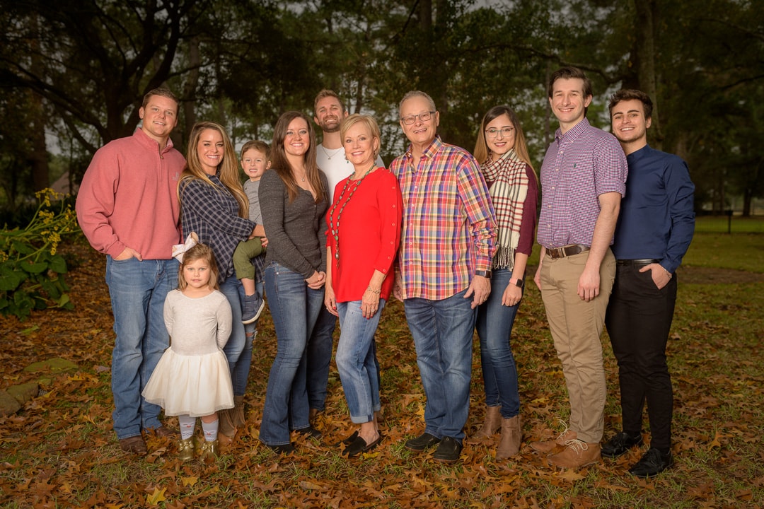 Christmas Family Photo in a beautiful backyard