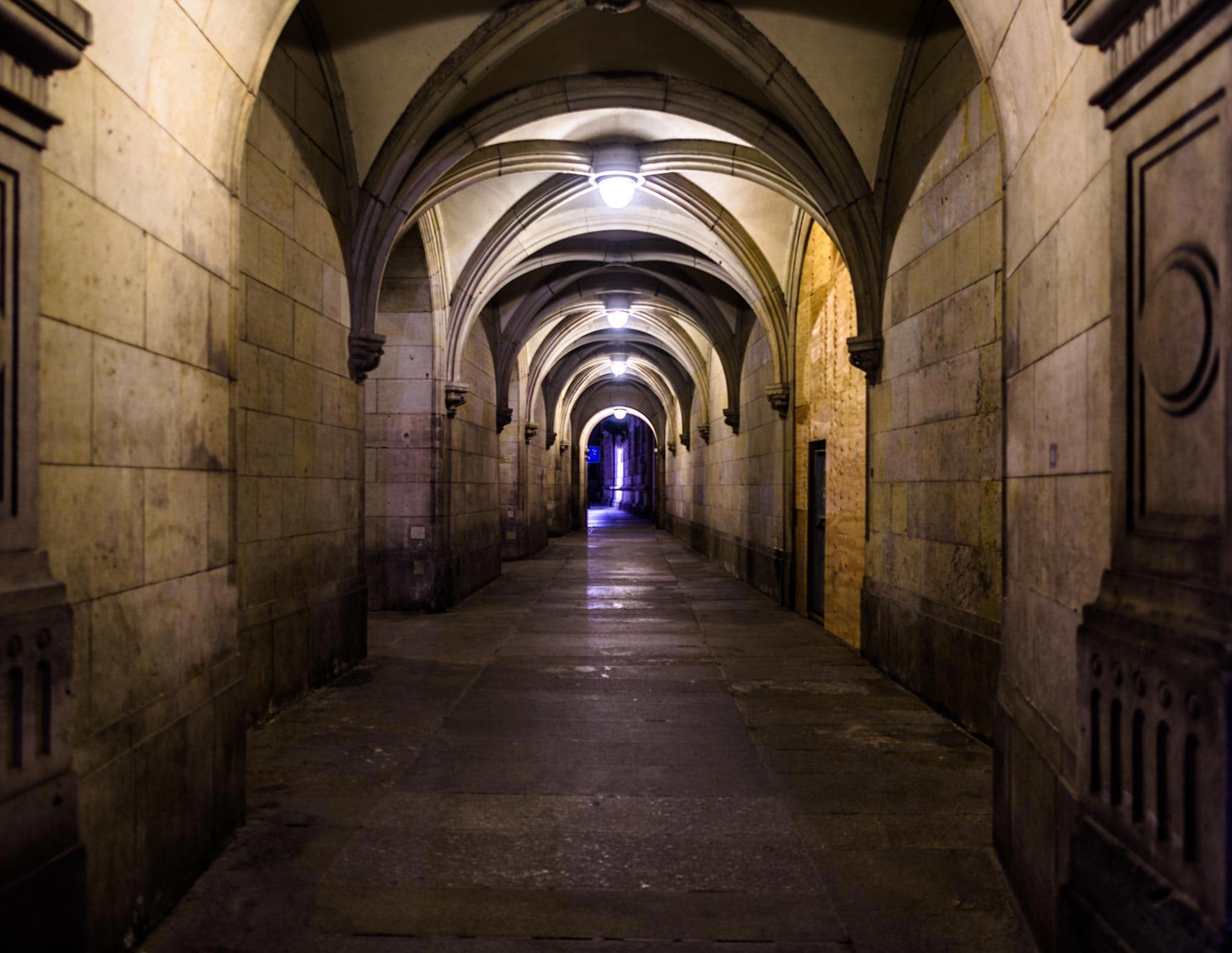 A hallway with arches.