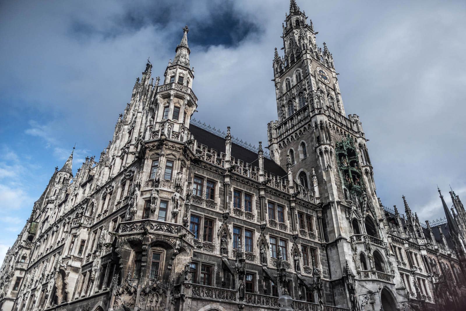 An ornate building in the city of munich.